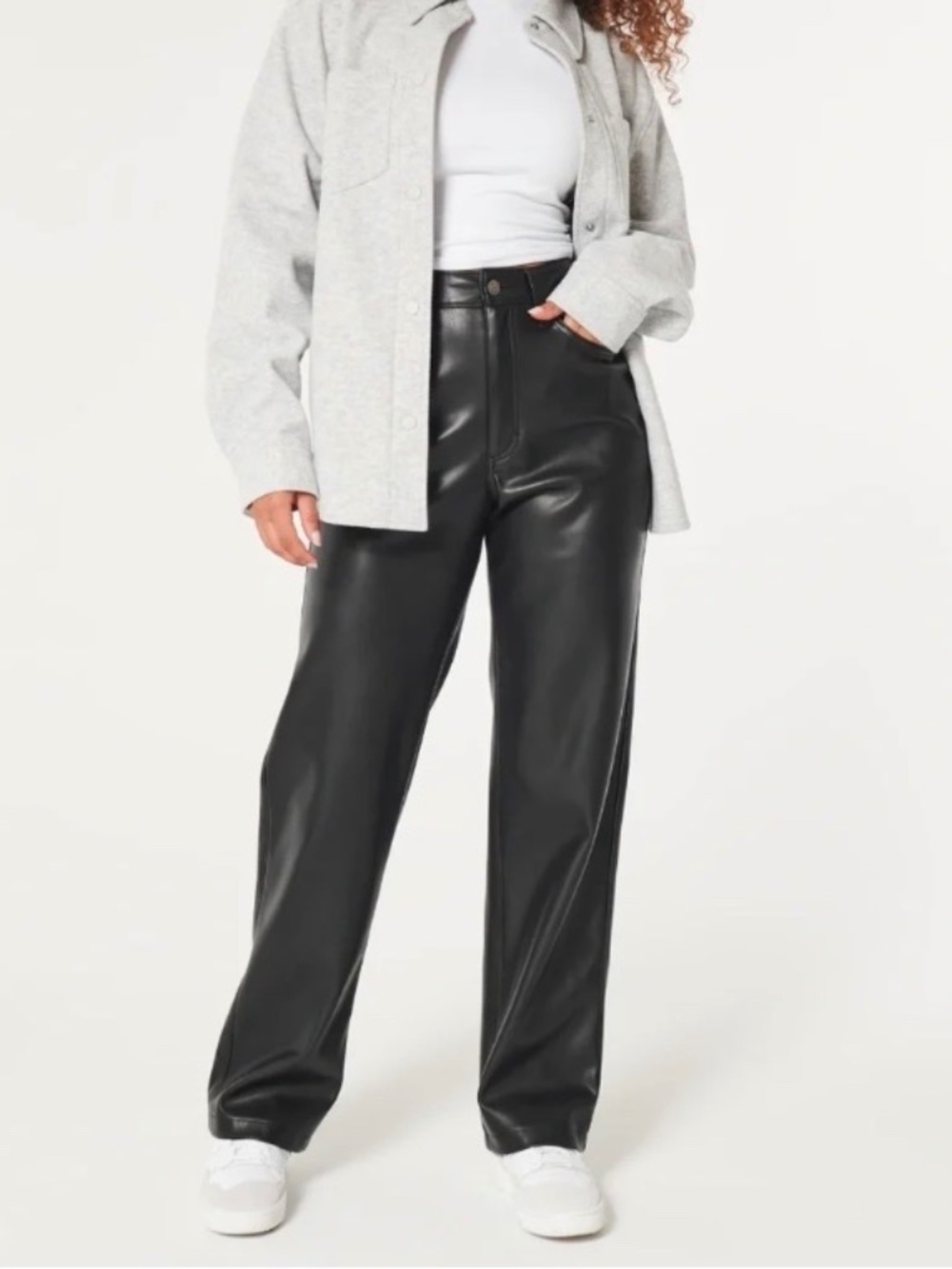 Hollister Ultra High-Rise Vegan Black Leather Dad Pants Size 4 Regular 30” Insea